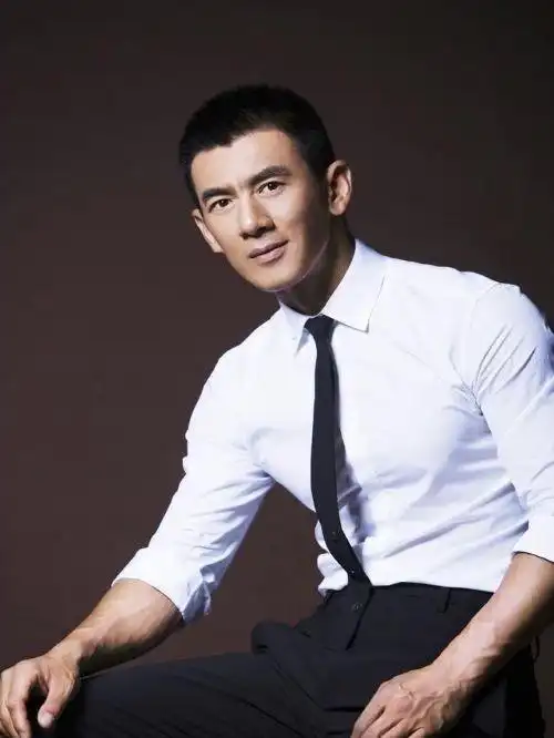 2002年任天野首次主演电视剧《某年某月某一天》,自此开始演艺生涯