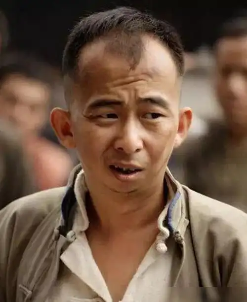 他被称为"中国最丑男星",演技不输黄渤,妻子美得让人嫉妒|娱乐圈|演员