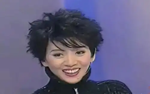 第二次化疗后梅艳芳参加节目录制,气若游丝口齿不清,太痛心!