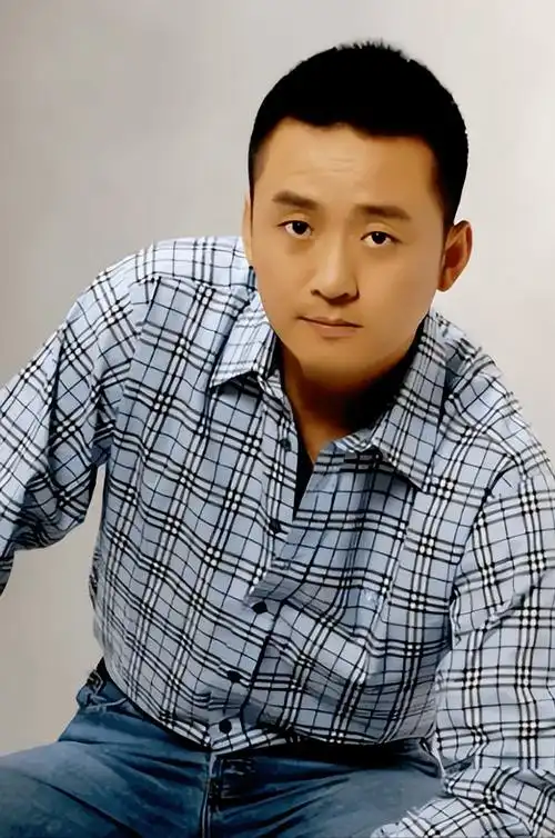 坎坷男星李坤霖演配角走红亲情和婚姻都有泪