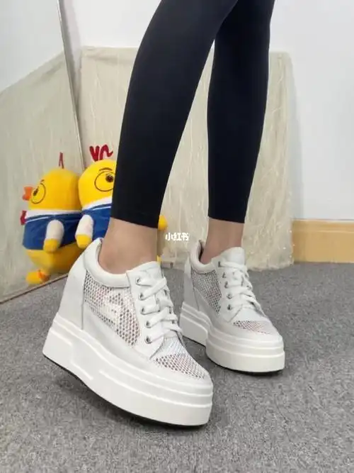 内增高女鞋小个子女生也可以穿的美美哒