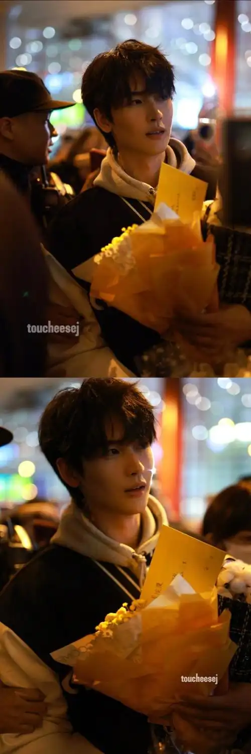 黄俊捷机场生图#黄俊捷帅气可爱77清纯男大 果然颜值就是 称.