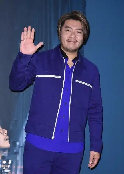 被传抑郁症自杀,发福胖80公斤,患恐慌症15年,阿杜坦言像被鞭刑