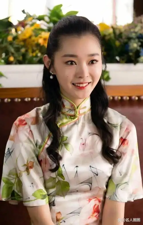 宋轶第1次上镜是在《红楼梦》中饰演香菱.