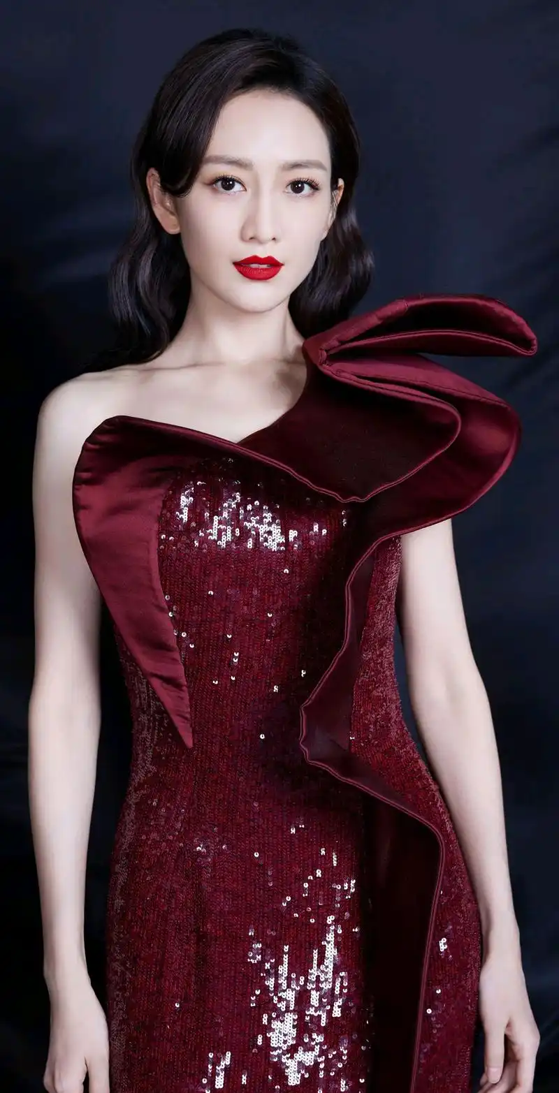 王鸥性感高清写真图集,冰肌玉肤,光艳逼人