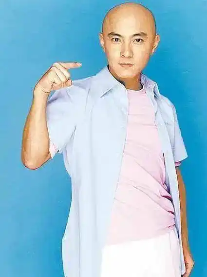 张卫健身高只有165,他是怎么做到让人忽略他身高而关注演技的?