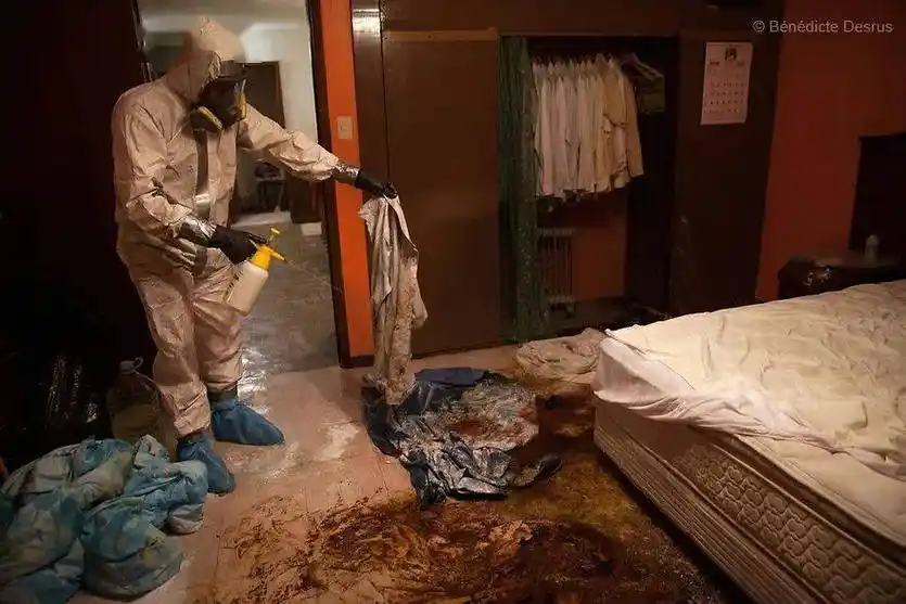 命案现场清理师我听着重金属在死了4个人的屋里干了10小时魔宙奇谭019