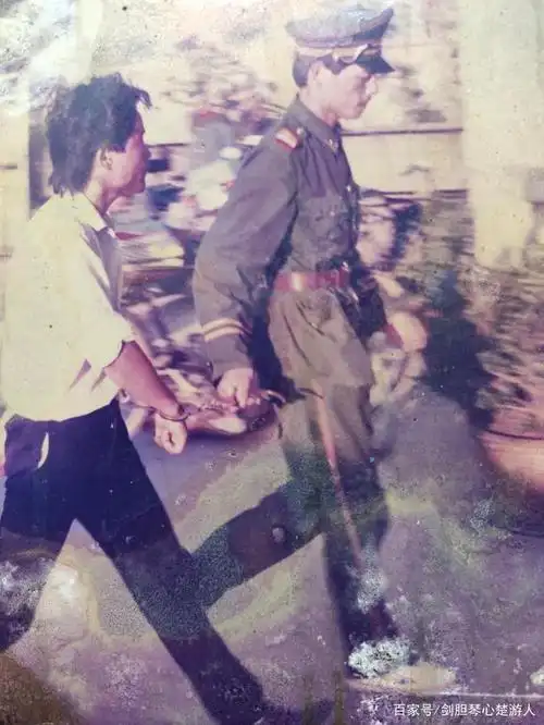 八十年代公安严打老照片