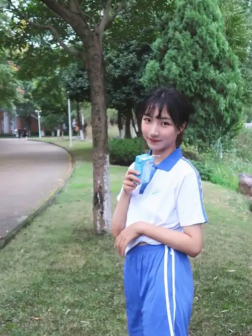 深圳校服好像回到了十七岁的夏天