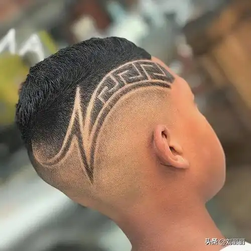 儿童发型男孩图片潮(新帅气小男孩发型14款) - 赤虎壹号