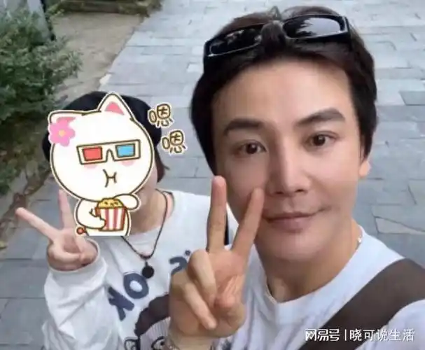 孙坚王霏霏同游景德镇男方鼻子歪扭额头不自然被质疑填充过度