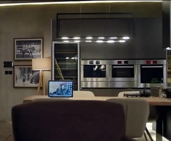 安迪为什么选择这种高大上的办公家具