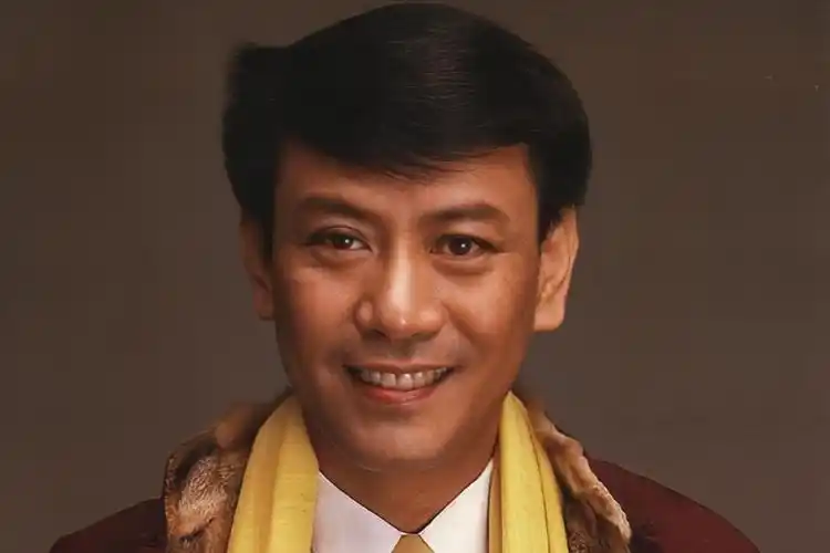 罗文:金庸剧御用男歌手,去世轰动港圈!葬礼却遭人讨债100万