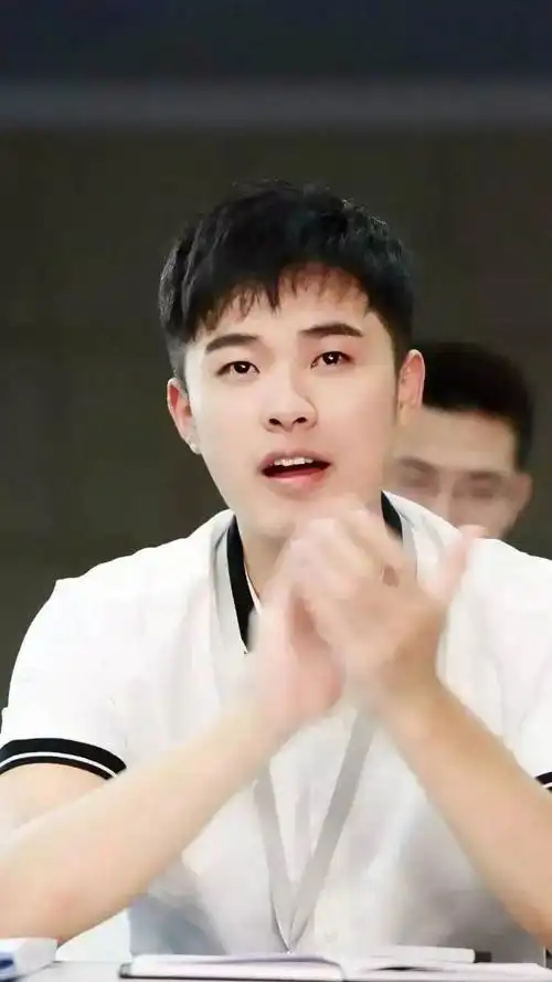 壁纸 | 领走你的天霸动霸tua赤赤→陈赫