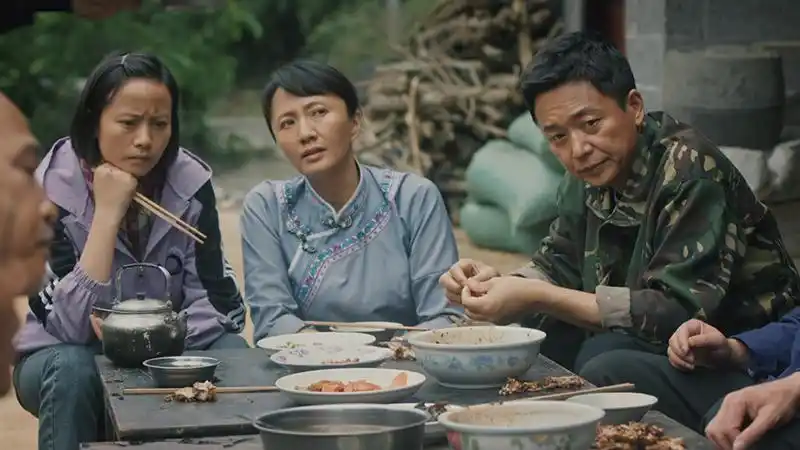 全村都讨厌的懒汉黄文秀为什么还要帮他敬请关注电视剧大山的女儿第四