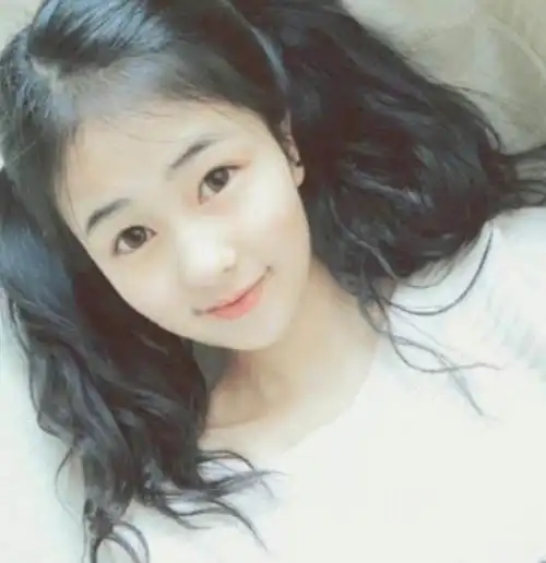 看了白鹿的早期照才知道有些人能当大明星不是没道理的