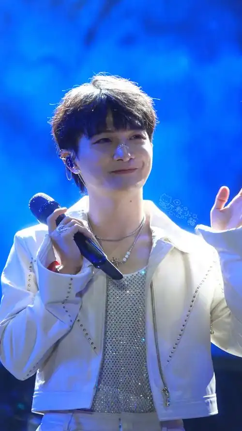 周深加盟广州草莓音乐节