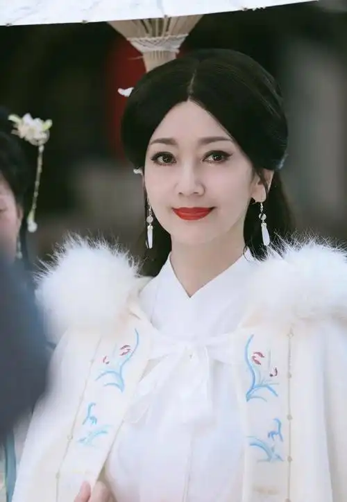 赵雅芝再现"白娘子"造型,哪像70岁的老人?谈谈如何保持年轻态