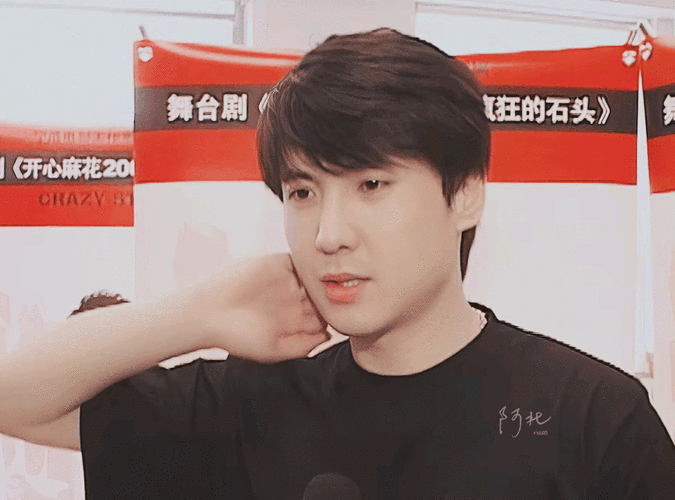 我们沈腾叔叔可是正经的军艺校草