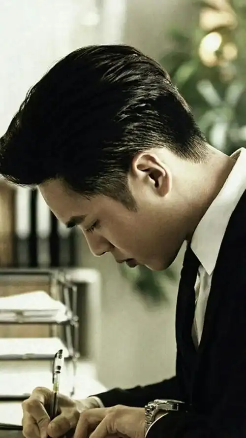 若昀宝宝侧颜最美!