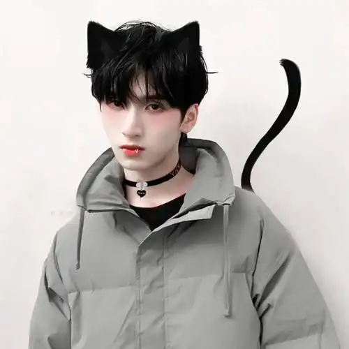 微信头像严浩翔