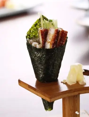 "鳗鱼黄瓜手卷"