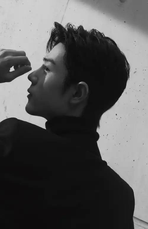 天台大片!|肖战_新浪新闻