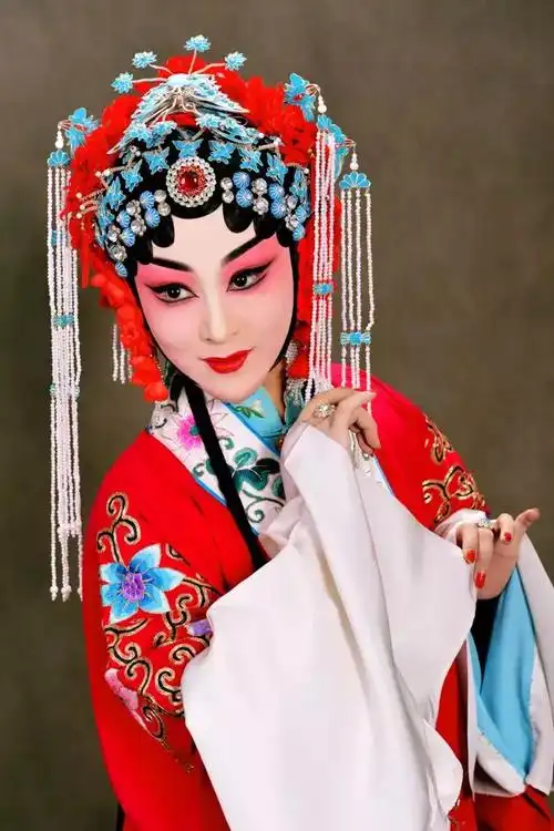 p data-id="gntd50dglj">张馨月,女,北京京剧院  a target="_blank"