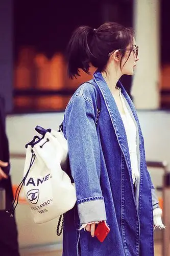 杨幂机场同款2017春夏新款欧美风帆布双肩包休闲大容量背包潮