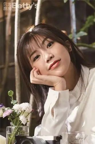 《拜托了冰箱》美女厨师,教你做经典美食 | 人物味道_罗拉