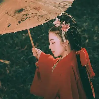 文艺红衣带伞女生头像唯美古风真人头像