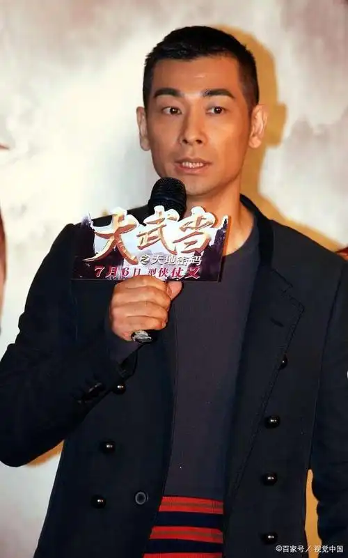 然而,赵文卓也曾是一名备受瞩目的武打巨星.