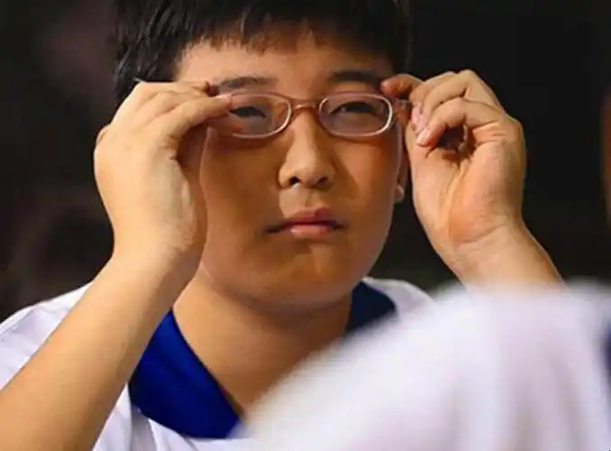 生活 近视眼如何恢复视力电子产品越来越多以后,近视眼的人数也在不断