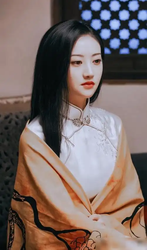 导演都嫌太胖的景甜凭什么演司藤那么火难道宋轶穿旗袍不美吗