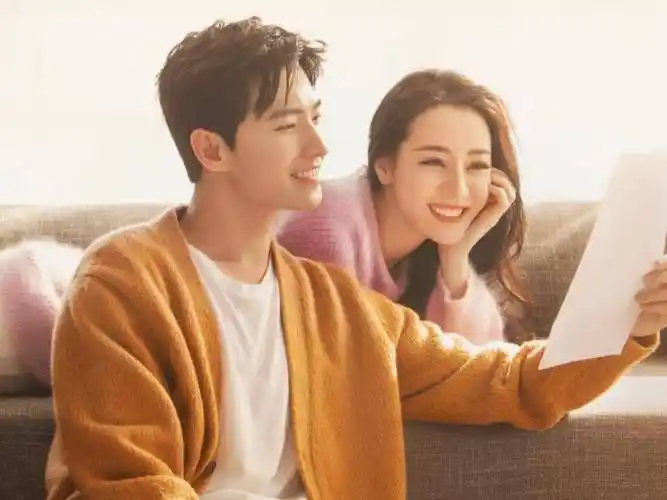 《你是我的荣耀》更新物料,杨洋壁咚迪丽热巴,甜度超标太好磕