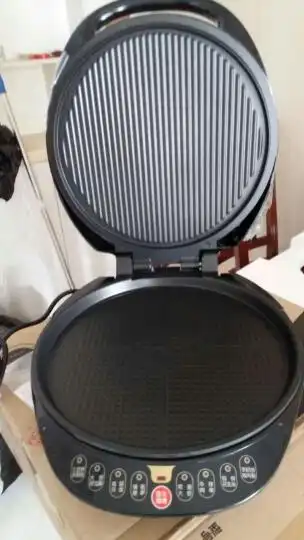 商品质量很好!利仁专业电饼铛就是好!不过实物有色差.