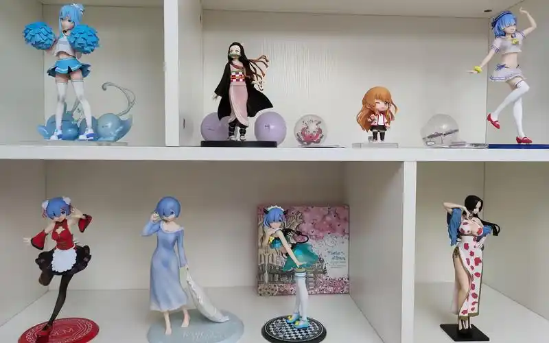 手办开箱百元级手办墙开启进行中三苏沐橙汉库克蕾姆等手办摆放后的