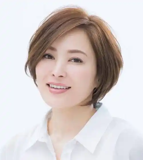 原创40岁女人选短发牢记3要3不要原则既优雅得体还减龄时尚