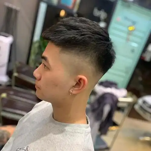 男生两边铲发型这样剪才帅气夏天留好这4款时尚干净精神