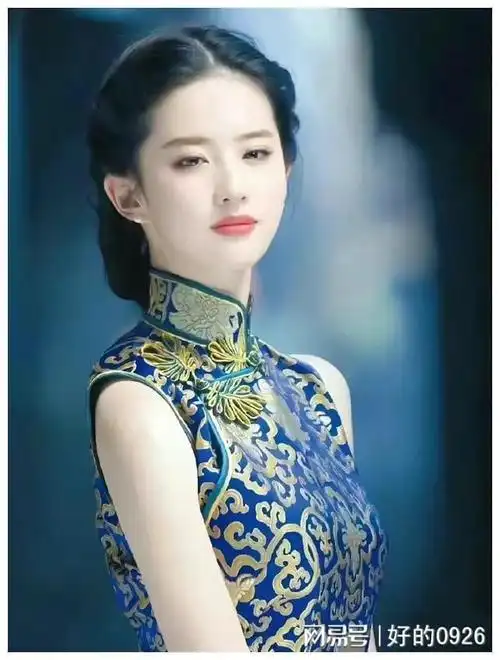 刘亦菲穿旗袍高贵典雅,身姿曼妙灼灼芳华|娱乐圈|女演员|独特魅力