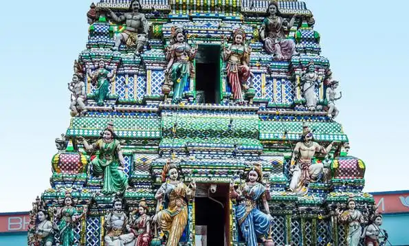 与众不同:全玻璃打造的印度教神庙