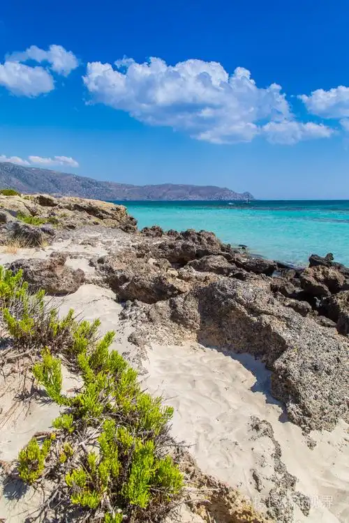 在希腊的小岛上美丽的海滩