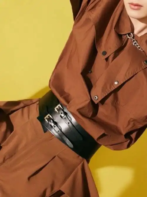 hello在吃饭吗来看看严浩翔的腰