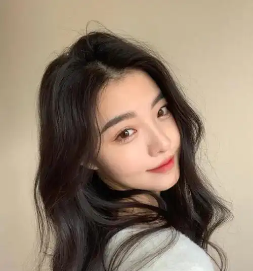 女生脸上有这些特征属于天生的耐看脸长得漂亮还讨喜