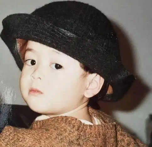 华晨宇,真让人感慨明星真的是从小帅到大的吗?