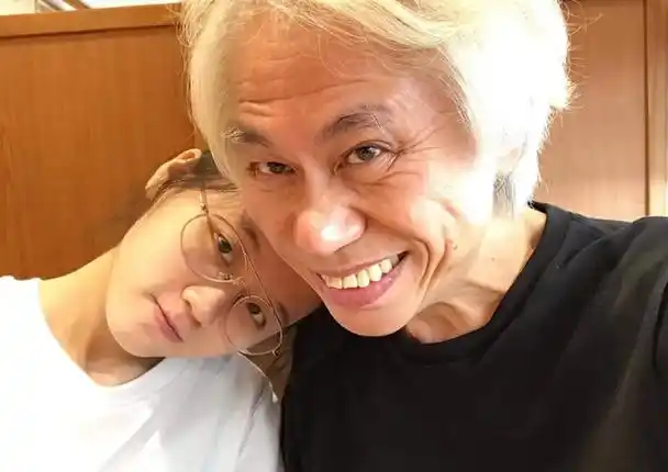 《在车里05你全身的细节描写教授》