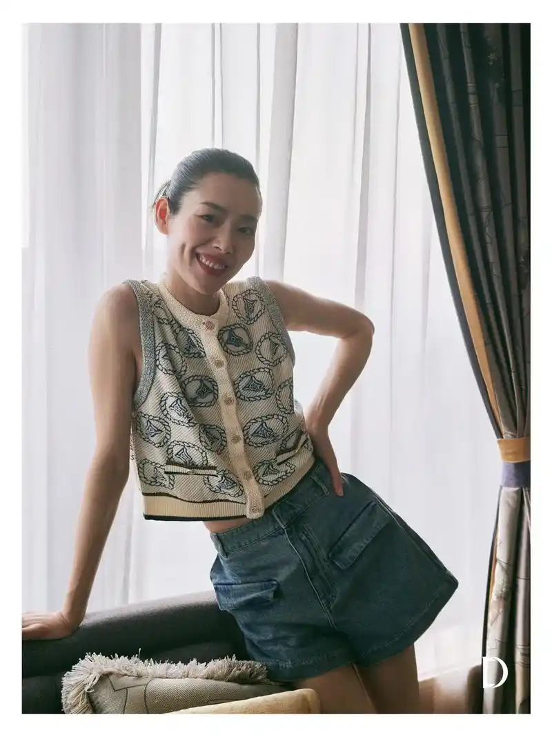 品牌代言人@刘雯 带来清爽的夏日出街灵感