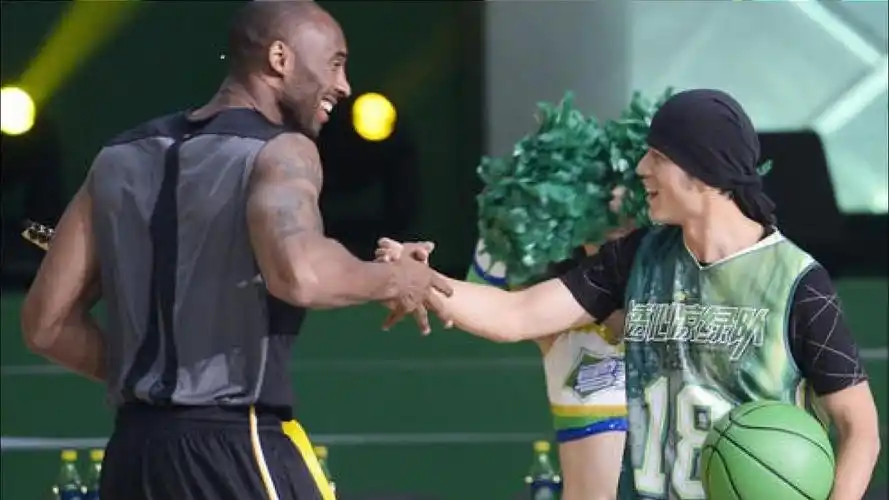 周杰伦与科比布莱恩特的天地一斗将篮球与音乐相结合酷毙了