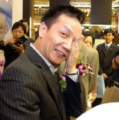 周正毅有多狂妄坐牢自费装空调一场生日宴折损上海6名主持人