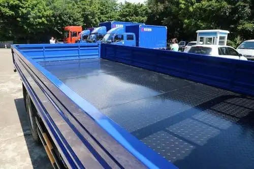 车厢采用瓦楞板